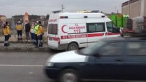Ambulans ile otomobilin karıştığı kazada 4 kişi yaralandı