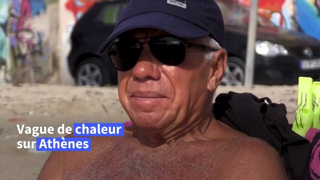 Vague de chaleur: les Grecs sur les plages et loin du confinement