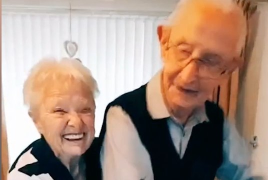 Ce couple d'octogénaires prouve qu'il n'y a pas d'âge pour s'amuser