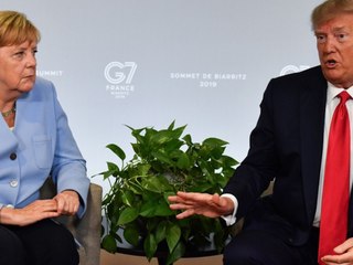Angela Merkel sieht Trumps Twitter-Sperre als "problematisch" an