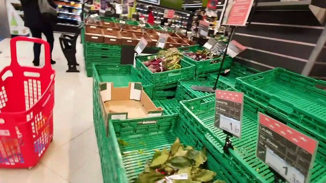 Filomena vacía las baldas de los supermercados