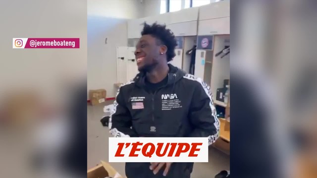 Alphonso Davies pris en flagrant délit de mauvais goût - Football - WTF