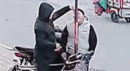 Direğe yapıştı kaldı