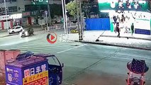 Ce conducteur se fait retourner sa voiture par un câble (Chine)