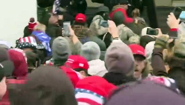 Democrats introduce Trump impeachment article in House