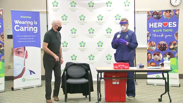 El presidente electo de EEUU, Joe Biden, recibe segunda dosis de vacuna contra covid-19