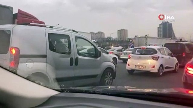 Tem Otoyolu’nda 12 aracın karıştığı zincirleme kaza