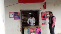मोबाइल की दुकान का ताला तोड़कर हजारों का सामान ले गए चोर