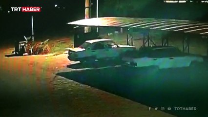 Antalya’da otomobil hırsızlığı güvenlik kamerasında