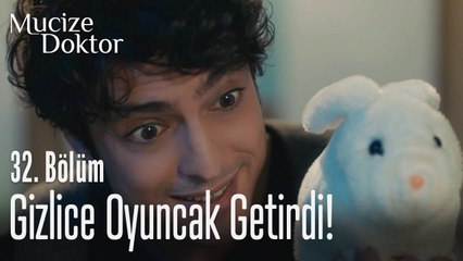 Ali gizlice bebeğe oyuncak getirdi! - Mucize Doktor 32. Bölüm