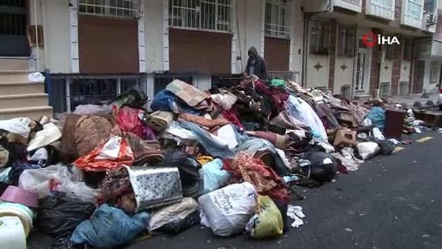Esenler’de bir evden 3 kamyon çöp çıkartıldı