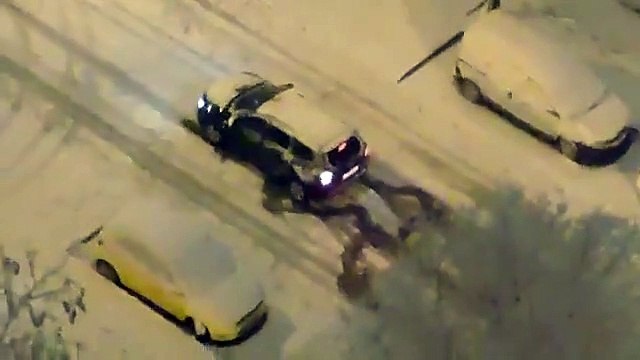 Dacia Duster vs Renault 4L sur la neige