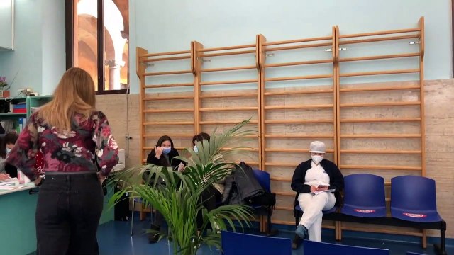 Я - вакцинирован : итальянские медики мотивируют коллег сделать прививку от коронавируса