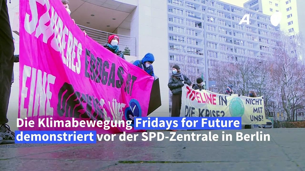 Protest gegen Nord Stream 2 vor Berliner SPD-Zentrale