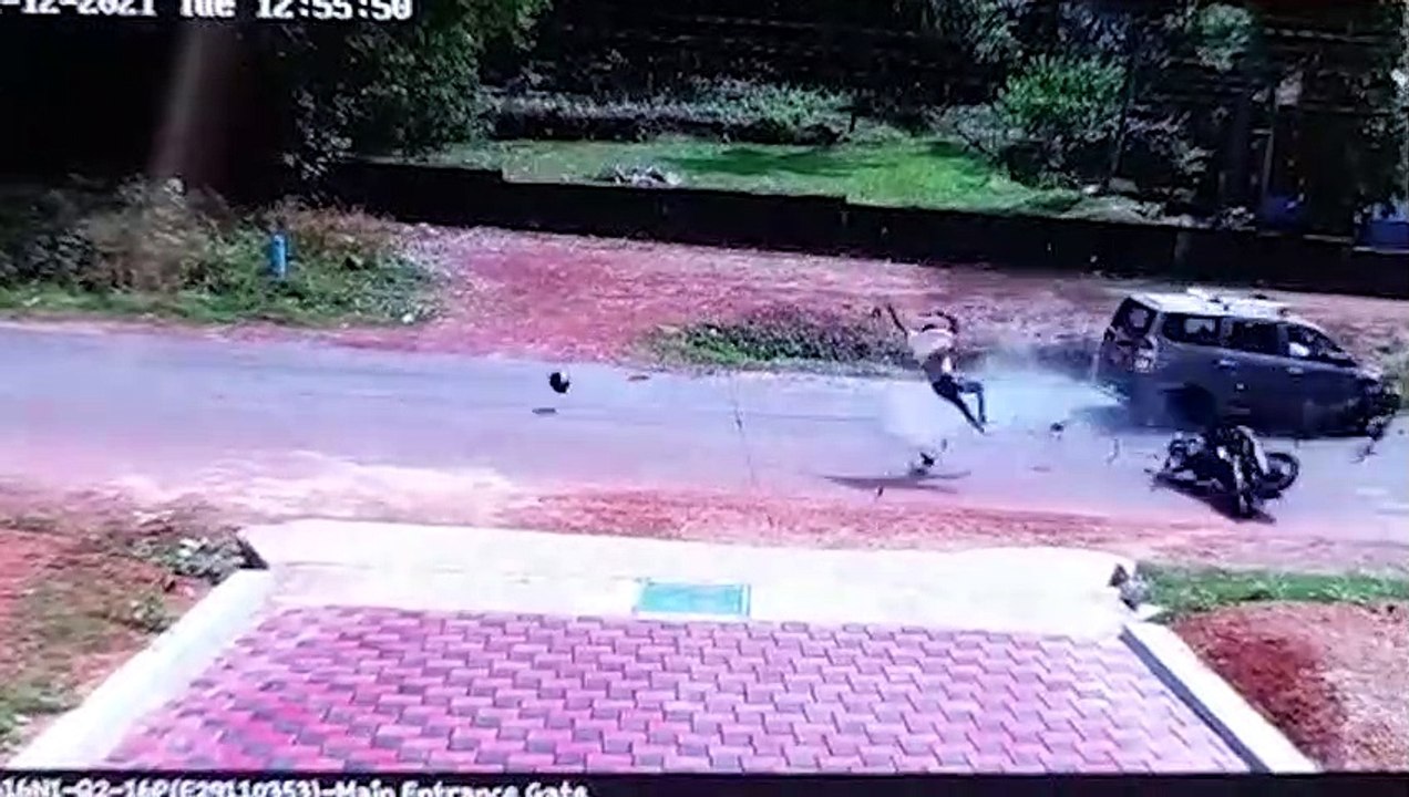 Horrifying Accident between Car and Bike in Bantwal goes viral | Mangalore | Headline Karnataka