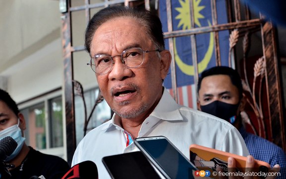 Muhyiddin patut letak jawatan, kata Anwar
