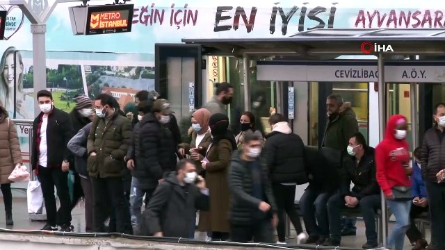 İstanbul’da yağmur ve mesai sonrası trafik yoğunluğu
