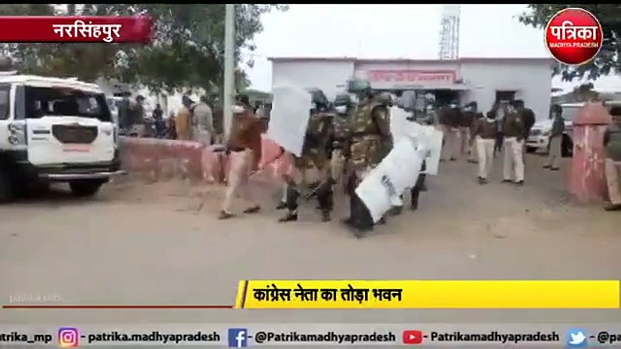 कांग्रेस नेता के अतिक्रमण पर चला प्रशासन का बुलडोजर
