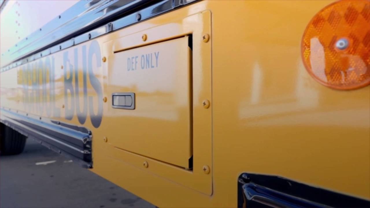 Kentucky Elementary School Principal Drives School Bus for Her Students Amid Coronavirus Pandemic