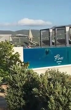 Cette piscine fait perdre la tête à ceux et celles qui y entrent !