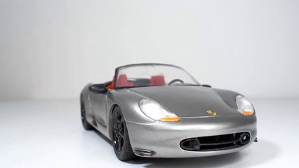 Descargar video: Porsche - Boxter - Bir model otomobilin geri dönüşü