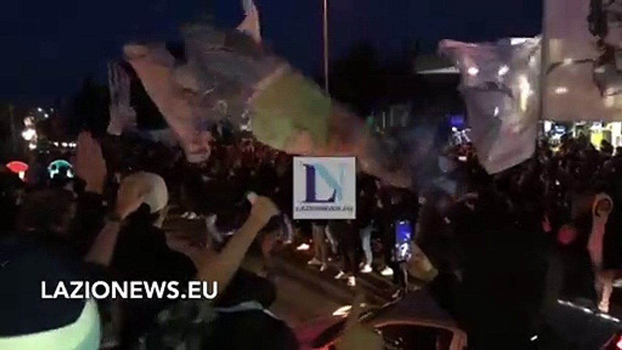 I tifosi biancocelesti a Formello prima di Lazio-Roma