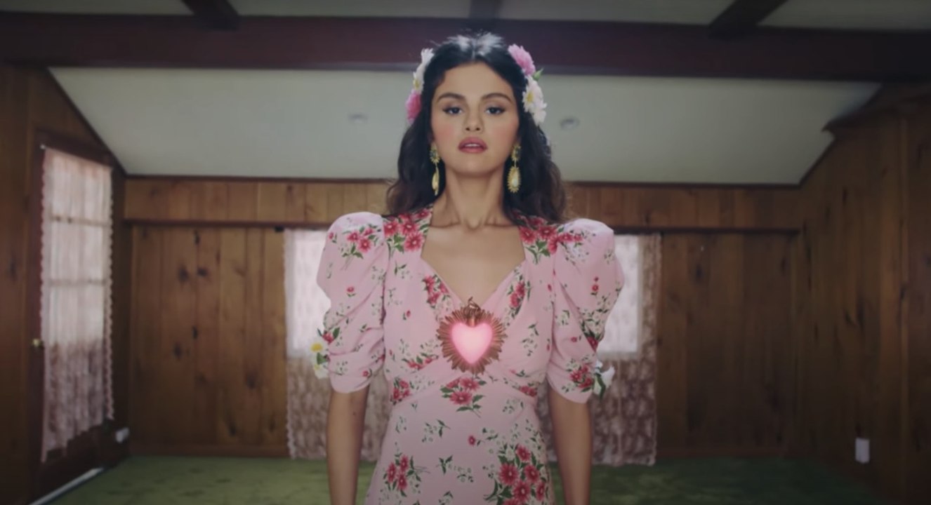 Selena Gomez Just Dropped Her Spanish-Language Single "De Una Vez"