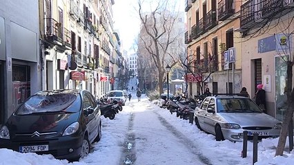 Recuperação lenta após nevasca histórica