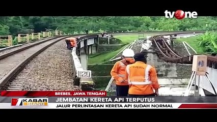 Penampakan Jembatan KAI di Brebes yang Putus Diterjang Arus