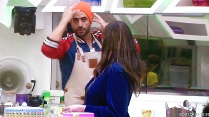 Bigg Boss 14: Aly Goni ने कियू मिलाया Arshi Khan से हाथ, जानिए इनके दोस्ती का Reason | FilmiBeat