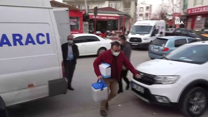 Korona virüs aşıları özel donanımlı araçlarla dağıtılıyor