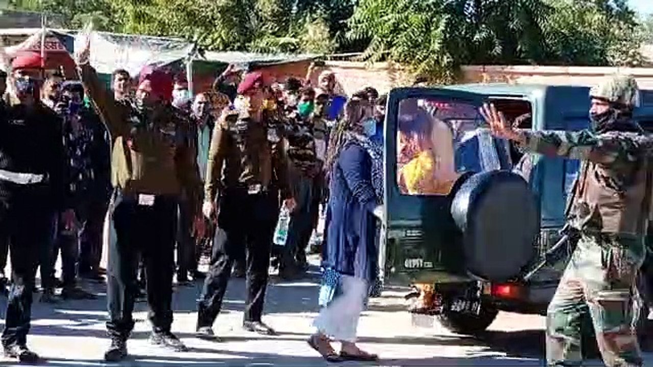 नम आंखों से कैप्टन अंकित को दी अंतिम विदाई