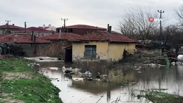 - Şiddetli yağışın ardından evler sular altında kaldı