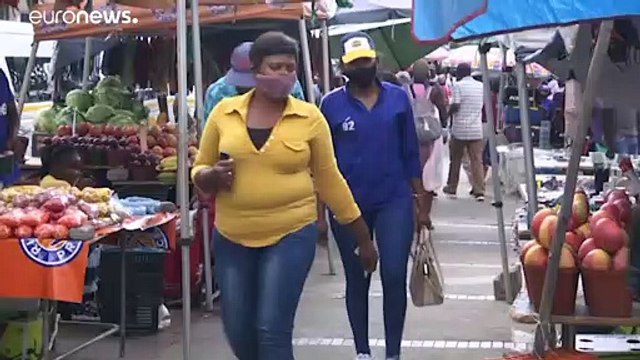 Covid: il Sudafrica alle prese con la variante e la campagna vaccini