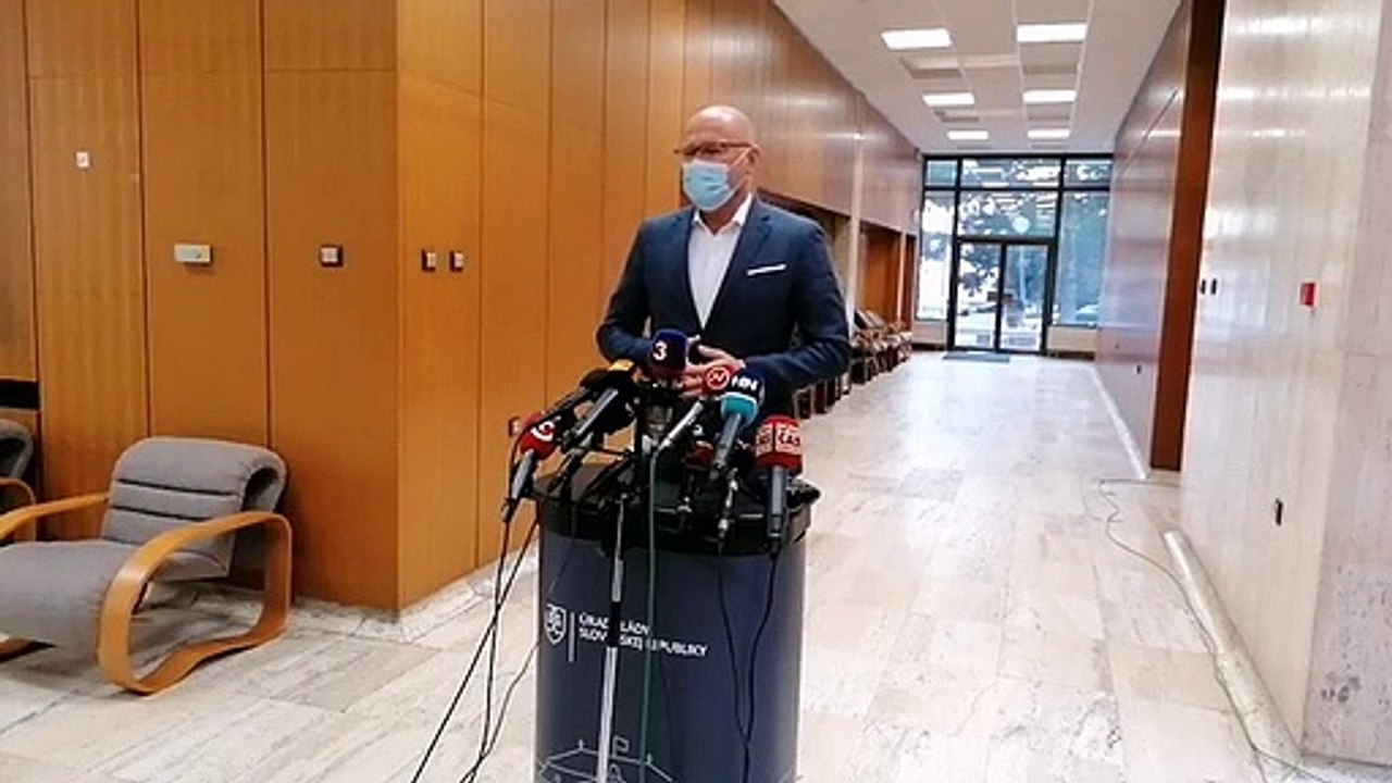 ZÁZNAM: Brífing ministra hospodárstva R. Sulíka