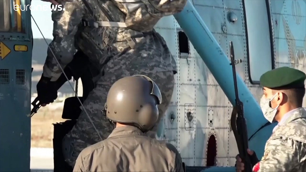 Iran hält großangelegtes Seemanöver ab und zeigt neue Kriegsschiffe