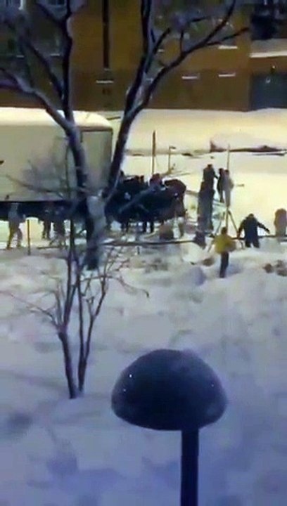 Roban un camión atrapado por la nieve