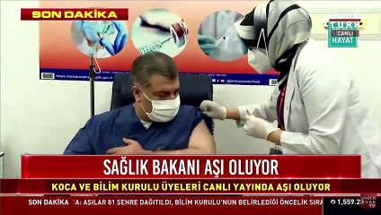 Sağlık Bakanı Fahrettin Koca canlı yayında ilk aşıyı oldu