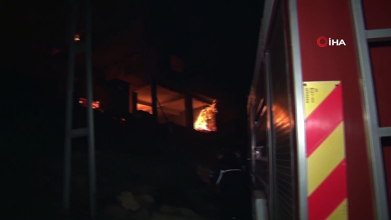 Trabzon Valisi Ustaoğlu: “Yangında şuana kadar 7 ev ve 2 tane samanlık yandı; söndürme çalışmaları sürüyor”