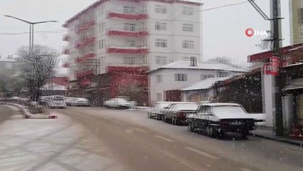 Kırıkkale'ye lapa lapa kar yağdı