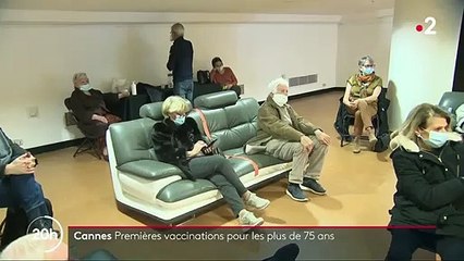 Vaccin contre le Covid-19 : début de la campagne pour les plus de 75 ans