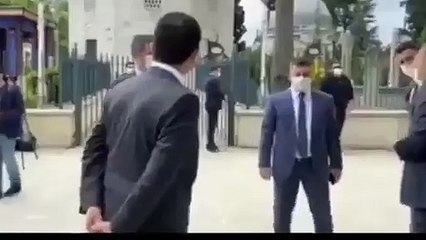 Fatih'in türbesinde, İBB Başkanı Ekrem İmamoğlu'ndan tepki çeken tavır