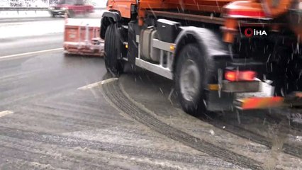 Bolu Dağı’nda lapa lapa kar yağıyor