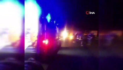 Mülteci taşıyan minibüs kaza yaptı: 1 ölü, 21 yaralı