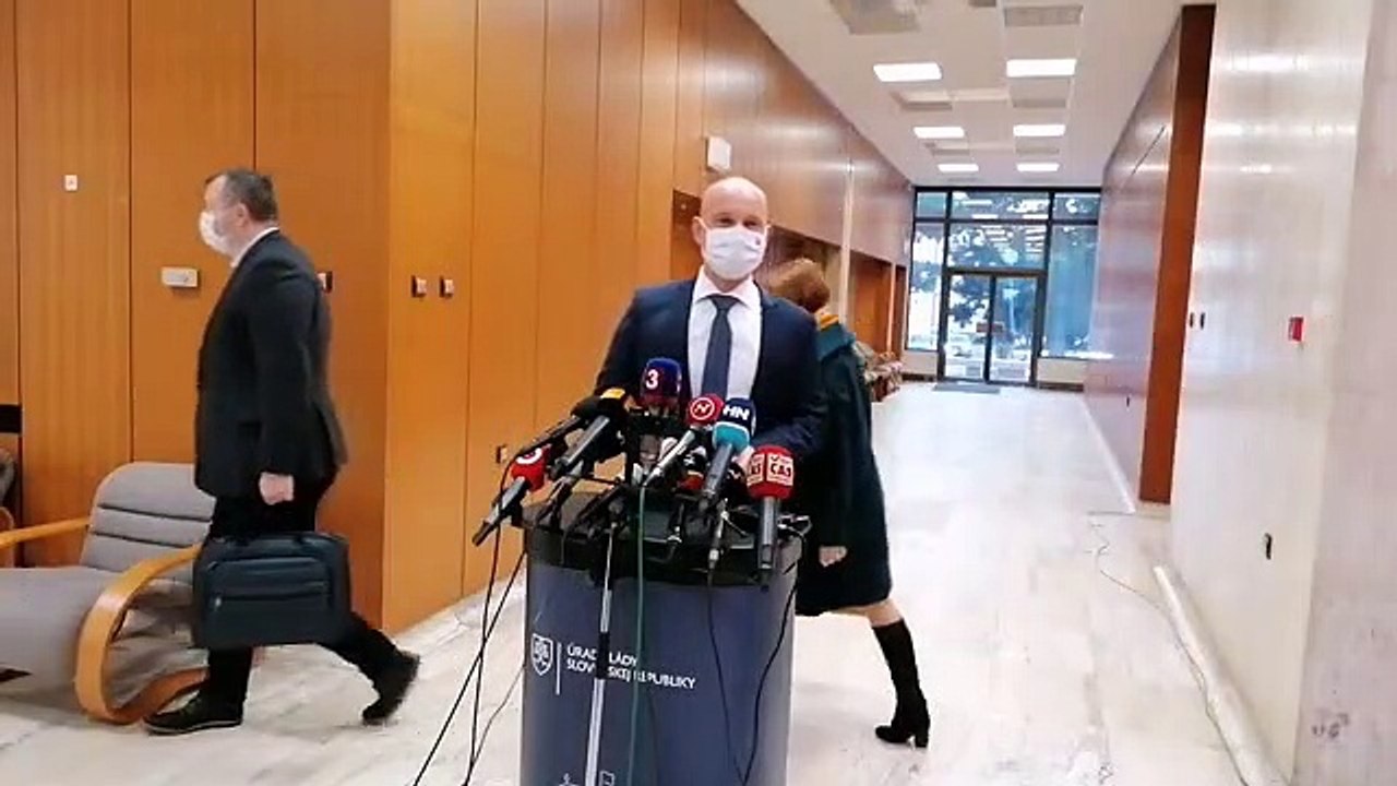ZÁZNAM: Brífingy ministra školstva B. Gröhlinga a ministra práce M. Krajniaka