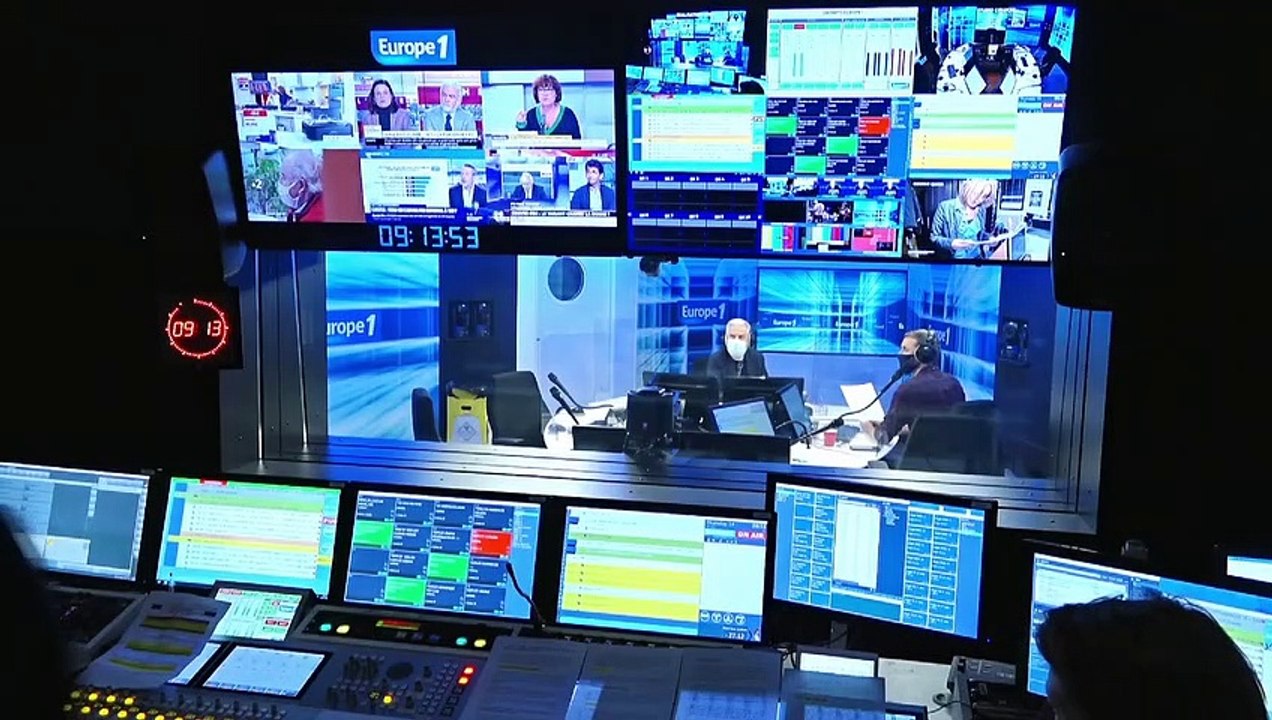 Le foot secoué par la stratégie de Canal+, le coup de gueule d’Elie Semoun et une première historique dans "L’amour est dans le pré"