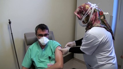 Korona virüs aşısı Yozgat’ta sağlık çalışanlarına uygulanmaya başladı