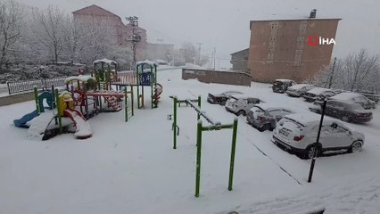 Bitlis’te beklenen kar yağışı başladı