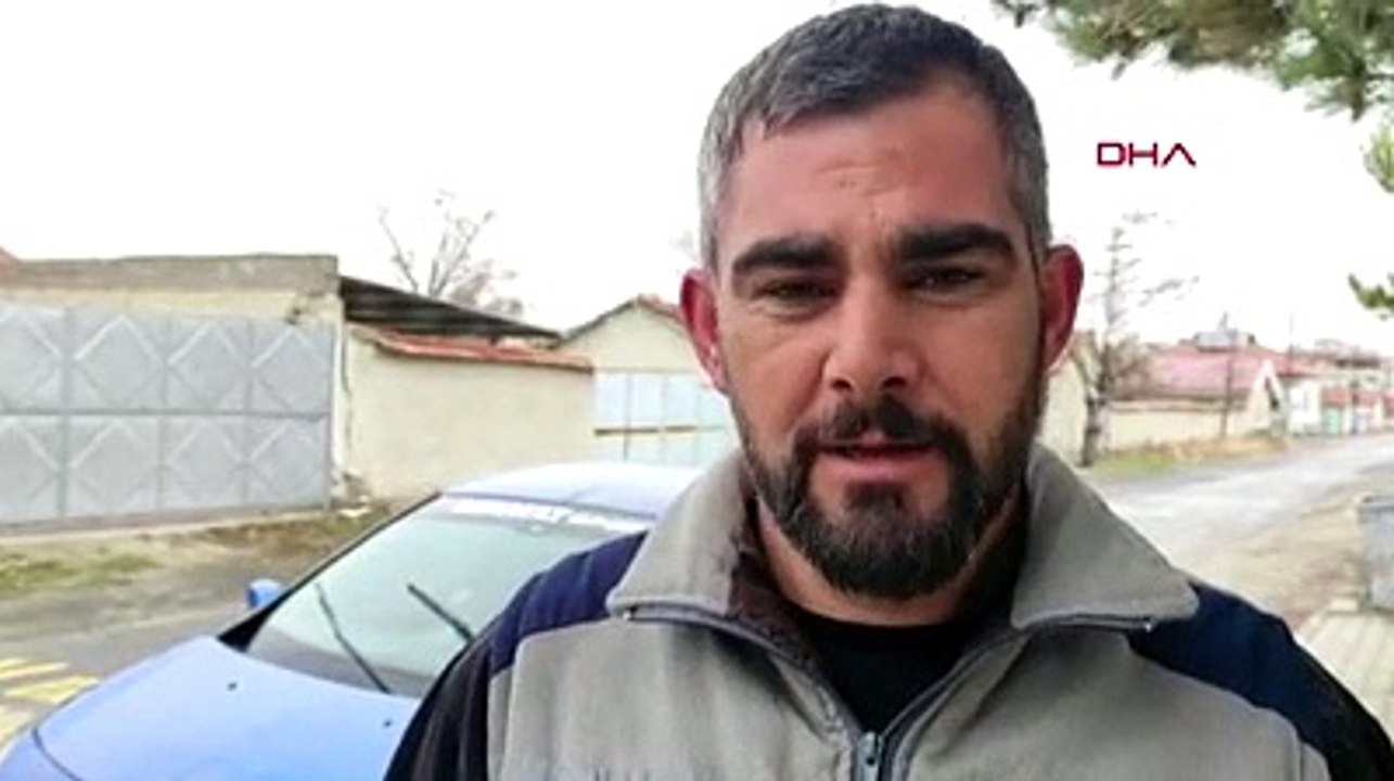 Uçan çatıdan son anda kaçarak kurtuldu