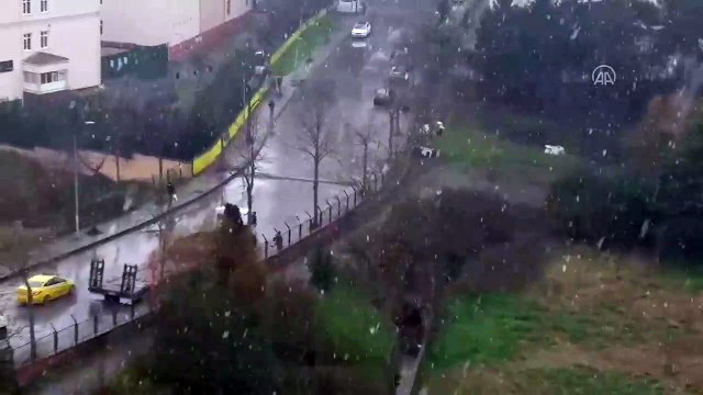 İstanbul’da dört gözle beklenen kar yağışı başladı